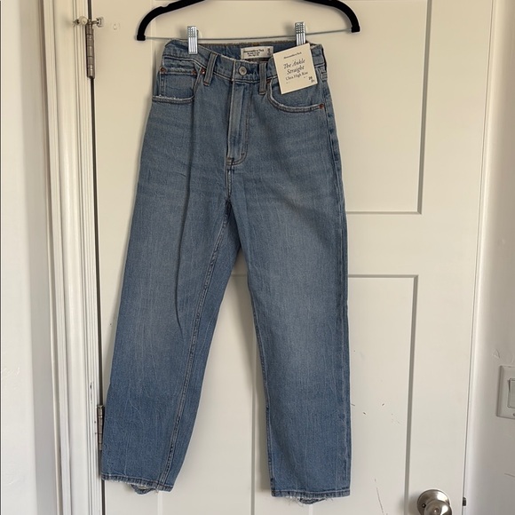 Abercrombie & Fitch Light Blue Straight Leg Jeans - Picture 1 of 3